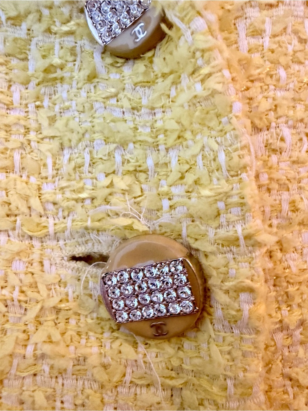 CHANEL Spring 2011 Yellow Boucle’ Tweed Skirt Suit - Picture 8 of 12